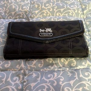 Coach Wallet Lavender inside